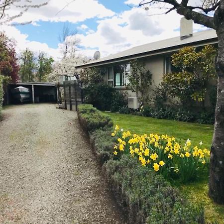 Amazing Aubrey, Walk To Bremner Bay Villa Wanaka Buitenkant foto